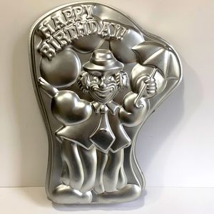 AMSCAN CLANCY THE CLOWN CAKE PAN